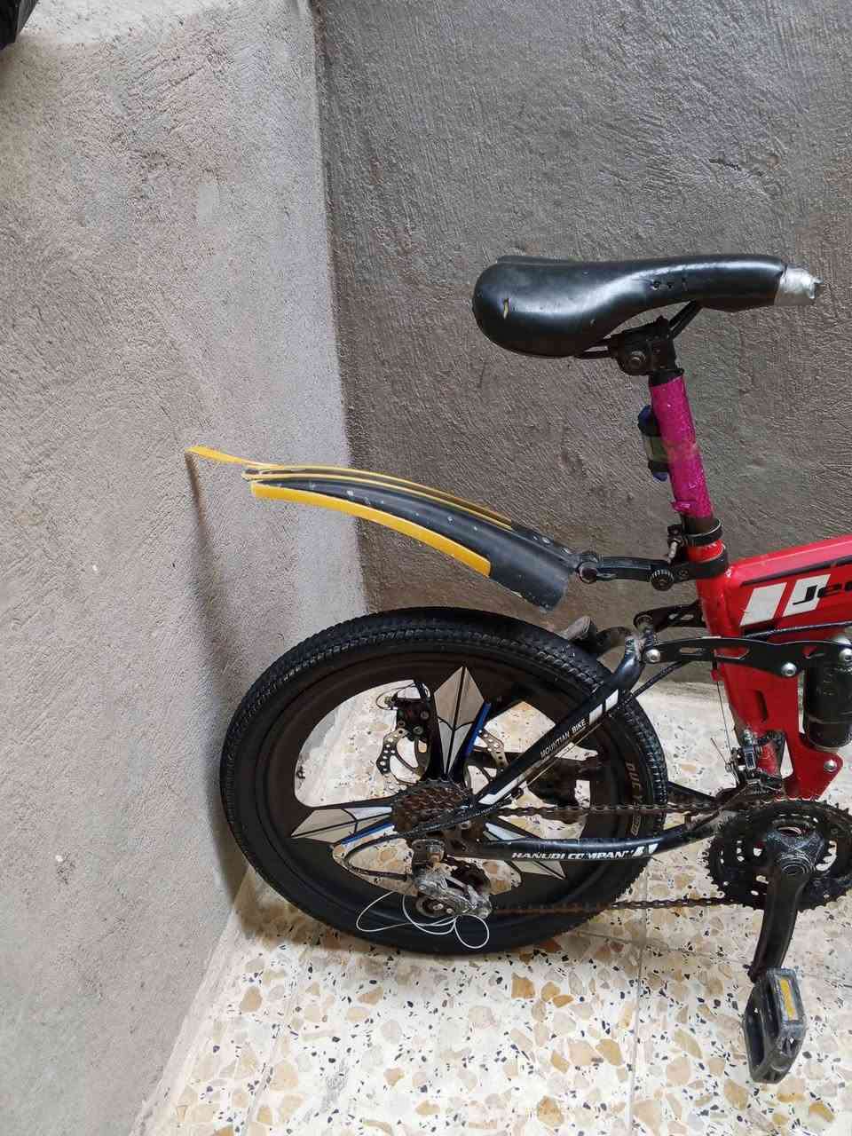 السلام عليكم بايسكل الله نضيف السعر 06 بيه مجال. رقم ***********مكاني البياع. شرطه الرابعه
