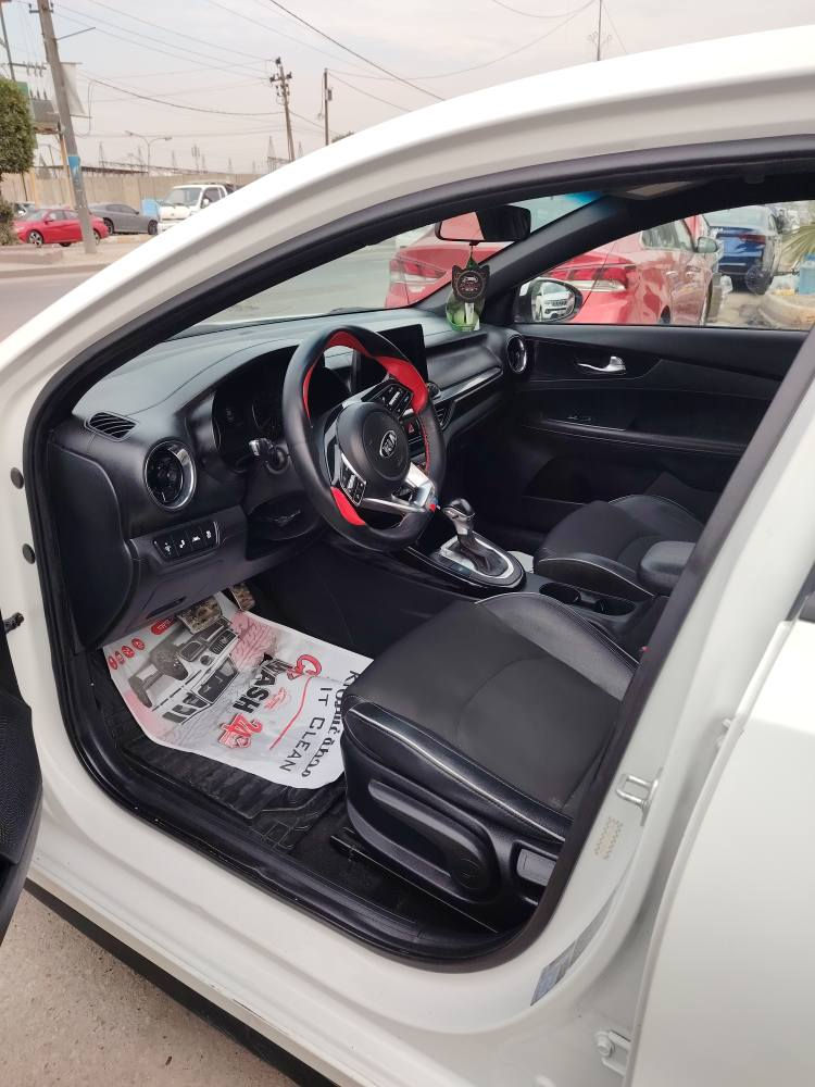 كيا فورتي ٢٠٢٠
جيتي لاين
محرك ٢٠٠٠ دوش
صور الحادث مرفوقة بالمنشور
باباتين معمرات وبنيد نفس اللون بلادي جتي لاين فول عدا الفتحه السعر ١٢٥ ورقه 
*********** بغداد, العراق
