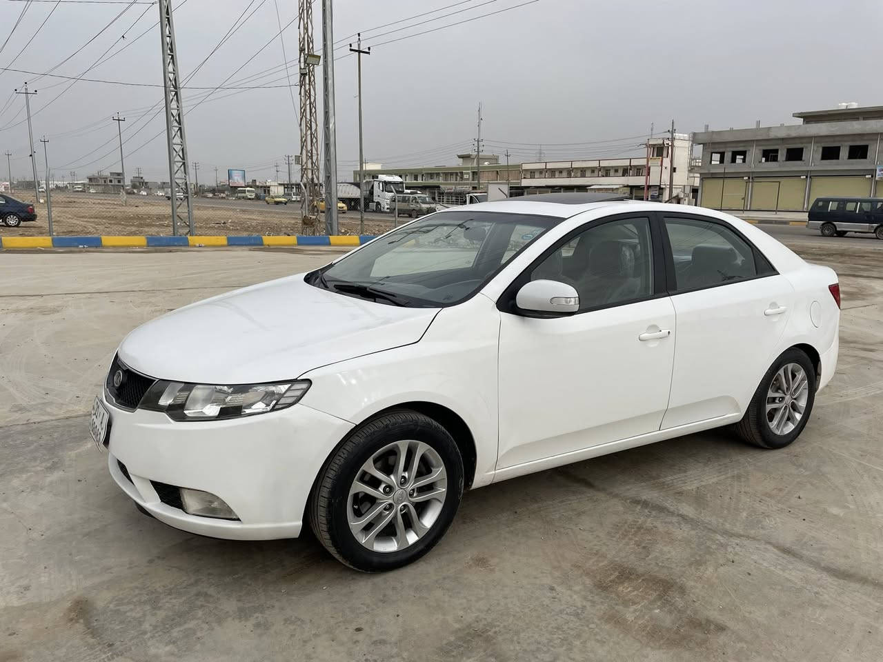 للبيع
للأستفسار ***********
#السعر103 
سيراتو موديل 2011 
رقم سليمانية تحويل ثاني يوم هزه ما منتهيه 
تخم تاير جديد صدر امامي خلفي صار يومين من مبدلة جديد كله اذاين مكينه اذاين كير كله مبدل جديد 
فتحة سلايد 
مري شفط 
كير 6 نمر 
مكينه 1600 
السياره بدون صبغ فقط ربع البنيد صبغ 

مكان السيارة ديالى بعقوبة
