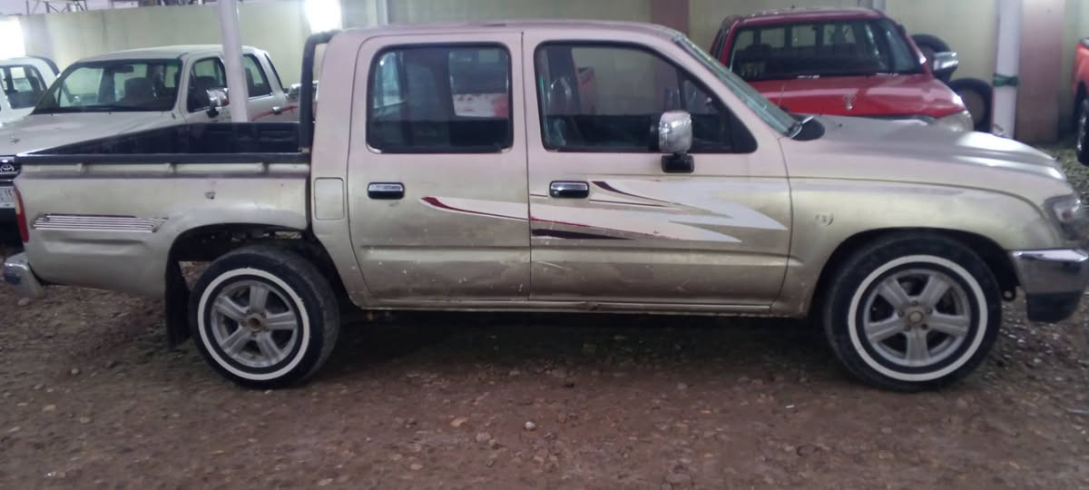 تيوتا للبيع موديل 2003 رقم أنبار بيها صبغات بلبدي وأرباعه البيبان من جهه اليمنا سياره مكفوله من الضربه والگلبه ومكفوله من العيب الشرعي سعر ﴿90﴾ وبيها مجال
والأستفسار على الرقم. *********** .
