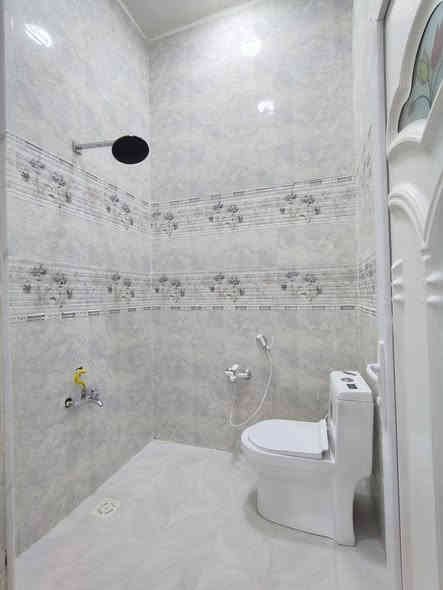 اسعد الله اوقاتكم بكل خير 🌹
***********📞

عن توفر بيت للبيع  🏡
#مساحة  180 متر

طابو زراعي عراقي وكاله ونسخه من طابو
يحتوي البيت على 🌟
غرف نوم 2♦️
ديوان♦️
مطبخ
صاله♦️
صحيات داخلي وخارجي♦️

#البناءجديد  درجه اولى 
منطقه هدوئ
 ومتوفر بيها
جميع الخدمات  ماء كهرباء 
مدارس حكوميه ومدارس اهليه 

#السعر / 95 وبي مجال

#العنوان : بصره ابي الخصيب  
كوت ثويني قريب الشارع  مكان راقي ❤️‍🔥🌷

#البيت مرتب وشغله درجه اولى وفارغ جاهز للسكن 

للاستفسار يرجى الاتصال
على الرقم   ***********📞
