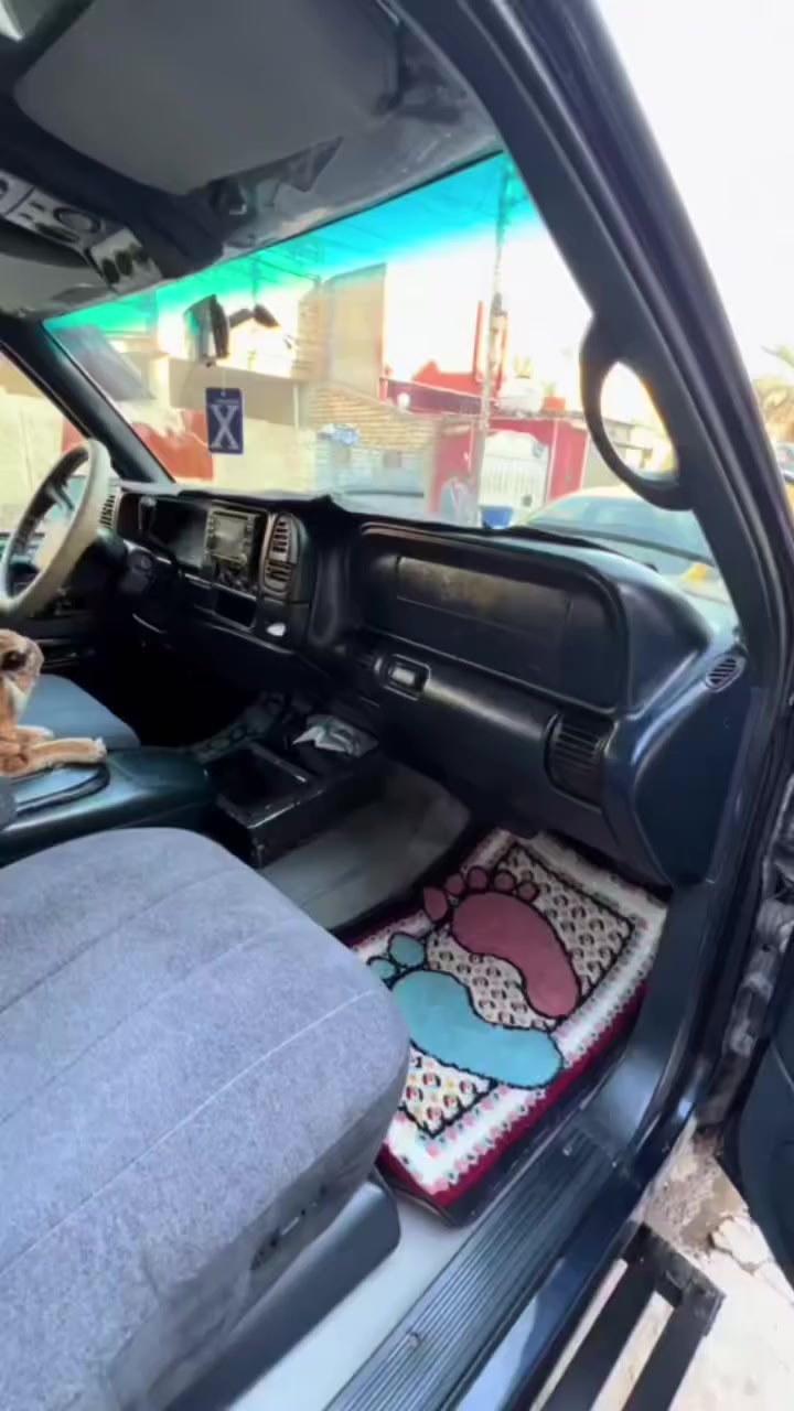 بسبب الوعود لكاذبه (اعاده نشر) سلام عليكم سياره جمسي موديل 1997 مكينه 450 كير1000 نوزل سياره بسمي رقم دولي تخم تاير جديد مصبوغه اثر جراد  عنواني بغداد لحسينيه راشديه سعر 55 وبيها مجال لشراي فقط ***********
