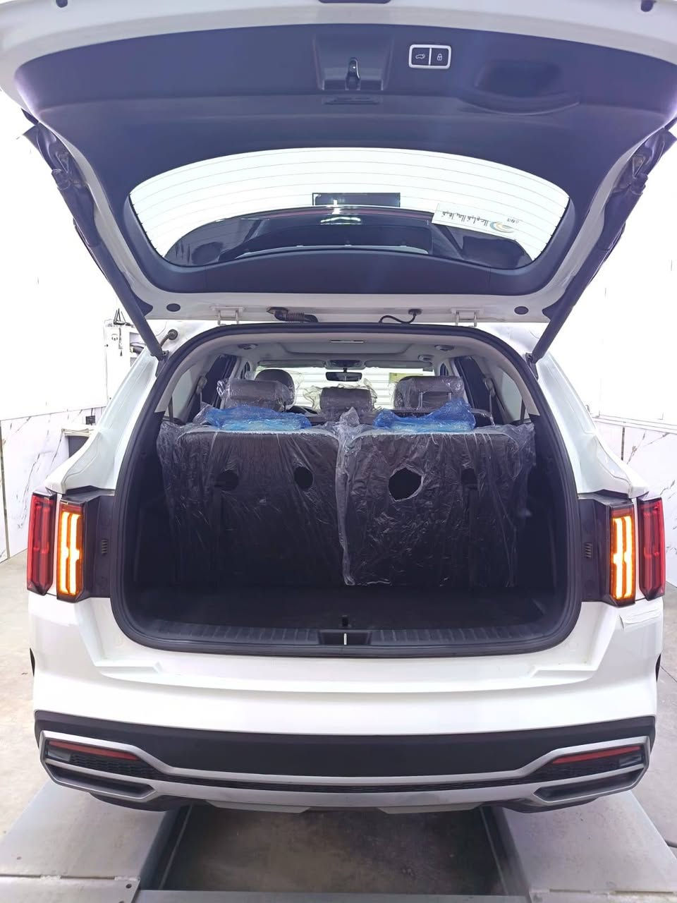 السلام عليكم 
سورنتو 2023 ( خـليـجـي )
فول فول مواصفات بصمة بارنوما 
السيارة رقم بغداد باسمي
لسيارة كفالة عامة عدى رصعات مسحوبة بي دي ار
ماشية31الف سعر300$بيه مجال
السيارة  لضمان شركة الدولية العراقية
مواصفات السيارة
1.بصمة
2.بانوراما
3.حساس امامي خلفي 
4.ويل كب حجم 19عدد5
6.اشاير بالمري
7.كروز سرعة
8.تحكم ستيرن
9.مري شفط
10.سايد بريك بصمة
11.بك لايت لد
12.نضام ترحيب
13.محرك 6 سلندر 3.500
18.شاحن لاسلكي
19.كير ماوس
20.اريل نفكيشن
21.كشنات تغليف جلد اصلي
22.مقاعد عدد 7
23.ثلاث قطع تبريد
25.يدات كروم
26.درايف مود اربع وضعيات للقيادة
27.بصمة ابواب
28.كشن السائق والراكب كهرباء
29.الكشنات الخلفية كهرباء 
30.كامرة دوارة
31.لد نهاري
34.مانع انزلاق
35.اوتو هولد
36.شاشة متصلة
37.تبريد بيانو لمس
38.انارة محيطية
39.جنطة كهرباء 
40.داخل صاج
مكان السيارة بغداد المحمودية او البياع 
***********
***********
