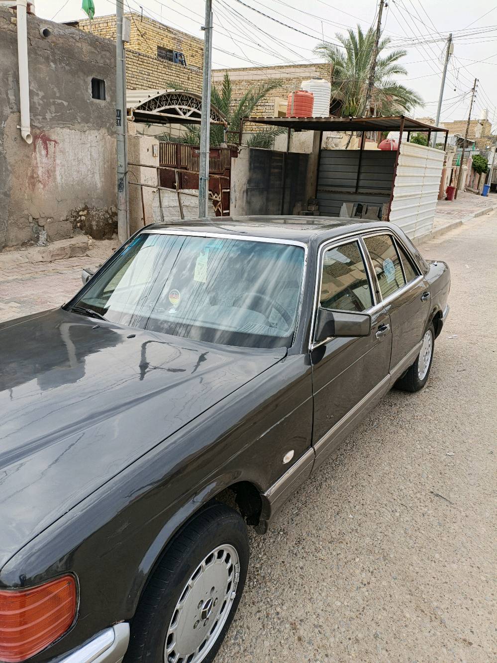 السلام عليكم مارسيدس جامبو رئاسي باب قصير  محور 3000 موديل 1987بسمي رقم بغداد مكفوله من ضربه ولكص مصبوغه لجماليه  مكينه وكير وحداديه جداد جاهزه  تبريد شغال ثلج كشناتهه جلد كهربائيات كلهه شغاله سياره جاهزه ماعوسهه شي سعر 58 وبيعه مجال ( *********** )
