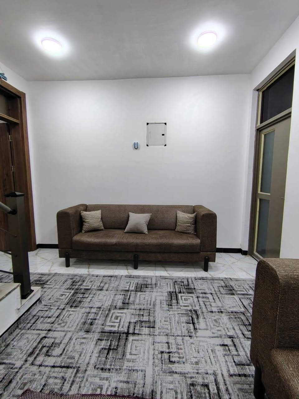 🏠 دار للبيع
📍 الموقع: حي الطياره شارع 25 خلف مذخر لبنان
✨ المواصفات:
المساحة : 110 م² (5.5 ×20 م) 
▫️طابو زراعي سند 25
▫️بناء سنة 25 طابقين حديث
▫️المنطقه مخدومه مجاري
▫️3 غرف نوم 
......................
📞 للاستفسار والمعاينة: 
الاتصال على الارقام :
***********☎️ واتساب
او مراجعة المكتب 
الحلة _ الكرامة الشارع المشجر مجاور اسواق المطار 1 
✅ نستقبل جميع عروضكم السكنية 🏠 والتجارية 🏡 بكافة مناطق الحلة 
………………………
