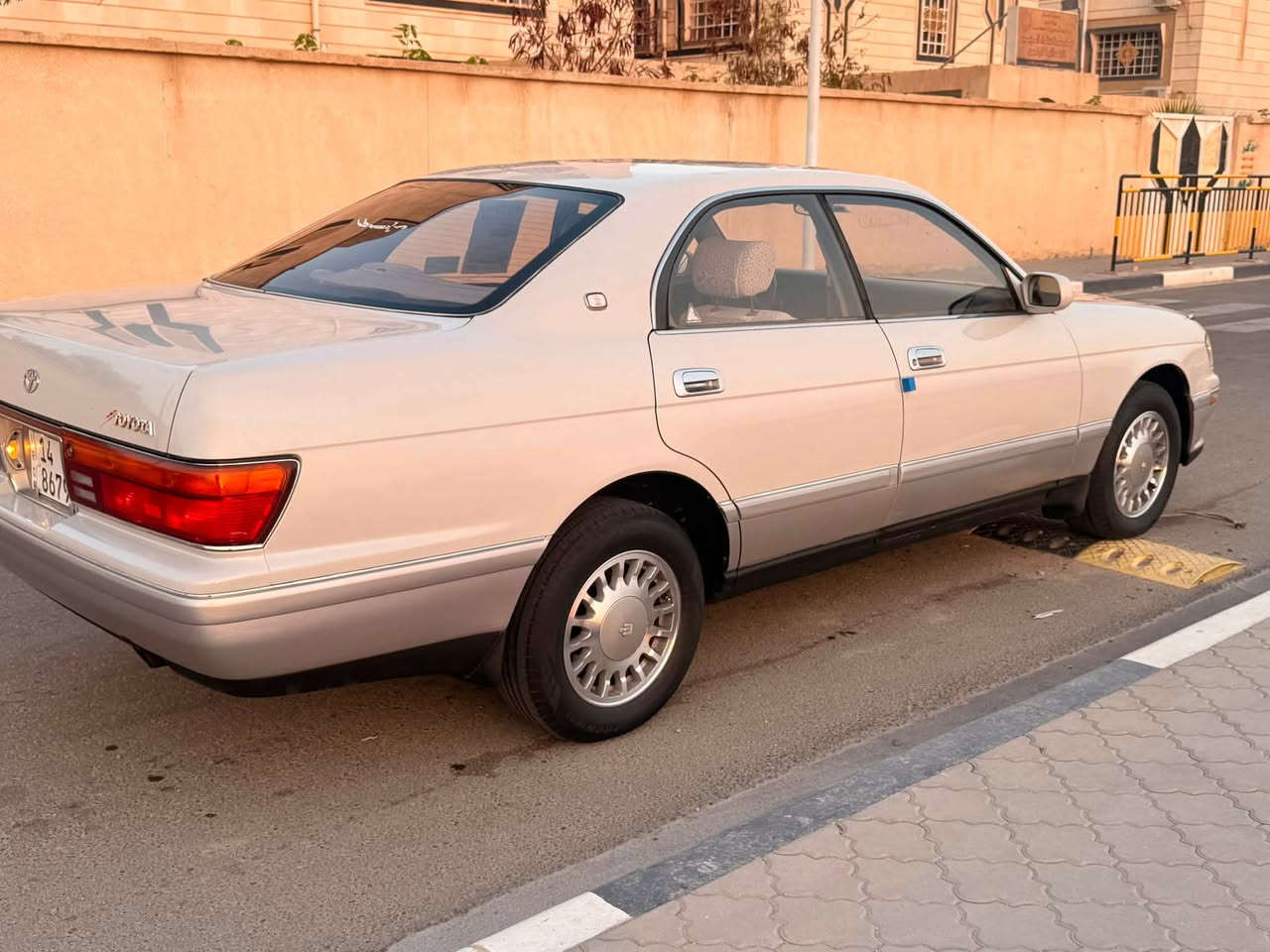 سلام عليكم سياره بطه فصل البيع فقط سياره كفاله عامه من كلشي سياره تسجيل جديد يعني مزاد سنويه مجدده القايت 29 سياره كفاله من الكص ونقل جثه ول ضربه كير مكينه كرتون تبريد ثلج❄️ حداديه كهربائيات كله شقاله تايرات جدد كشنات كهربايه قرفه جديده لايت زنون سياره  ما ماشيه جديد مال جناي العنوان بصره رقم الهاتف ***********.     ***********. السعر 77بيه مجال
