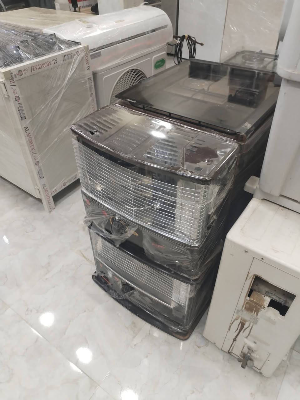 متوفر جميع اللاثاث المنزلي الجديد والمستخدم الان في مجمع أم البنين العنوان واسط نعمانيه شارع جعفر الطيار مقابل معرض أبو نور للسيراميك اي استفسار مراسلة الصفحة او الاتصال على الرقم *********** /***********
