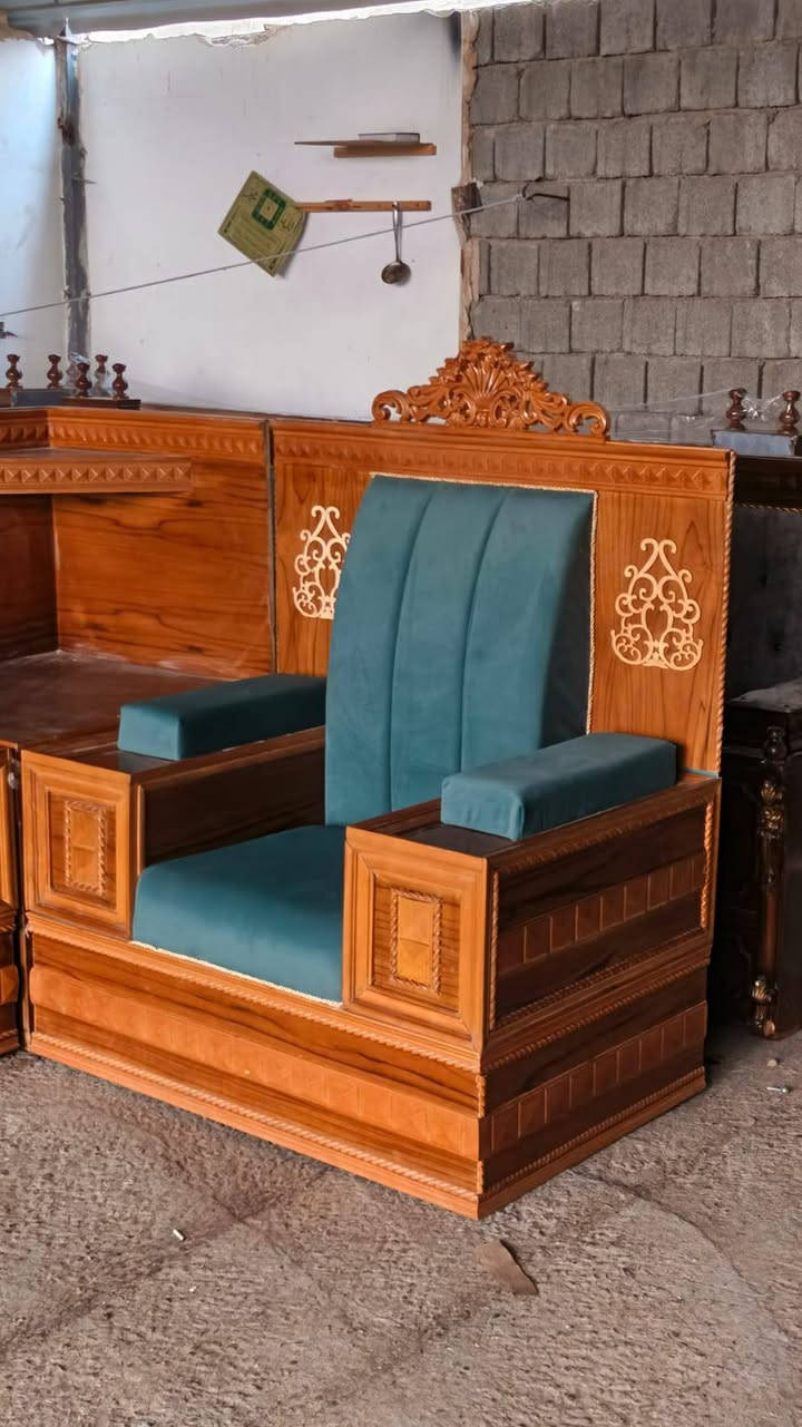 السلام عليكم ديوان للبيع التفاصيل على الرقم مناسب *********** جديد وشغل درجه اولى
