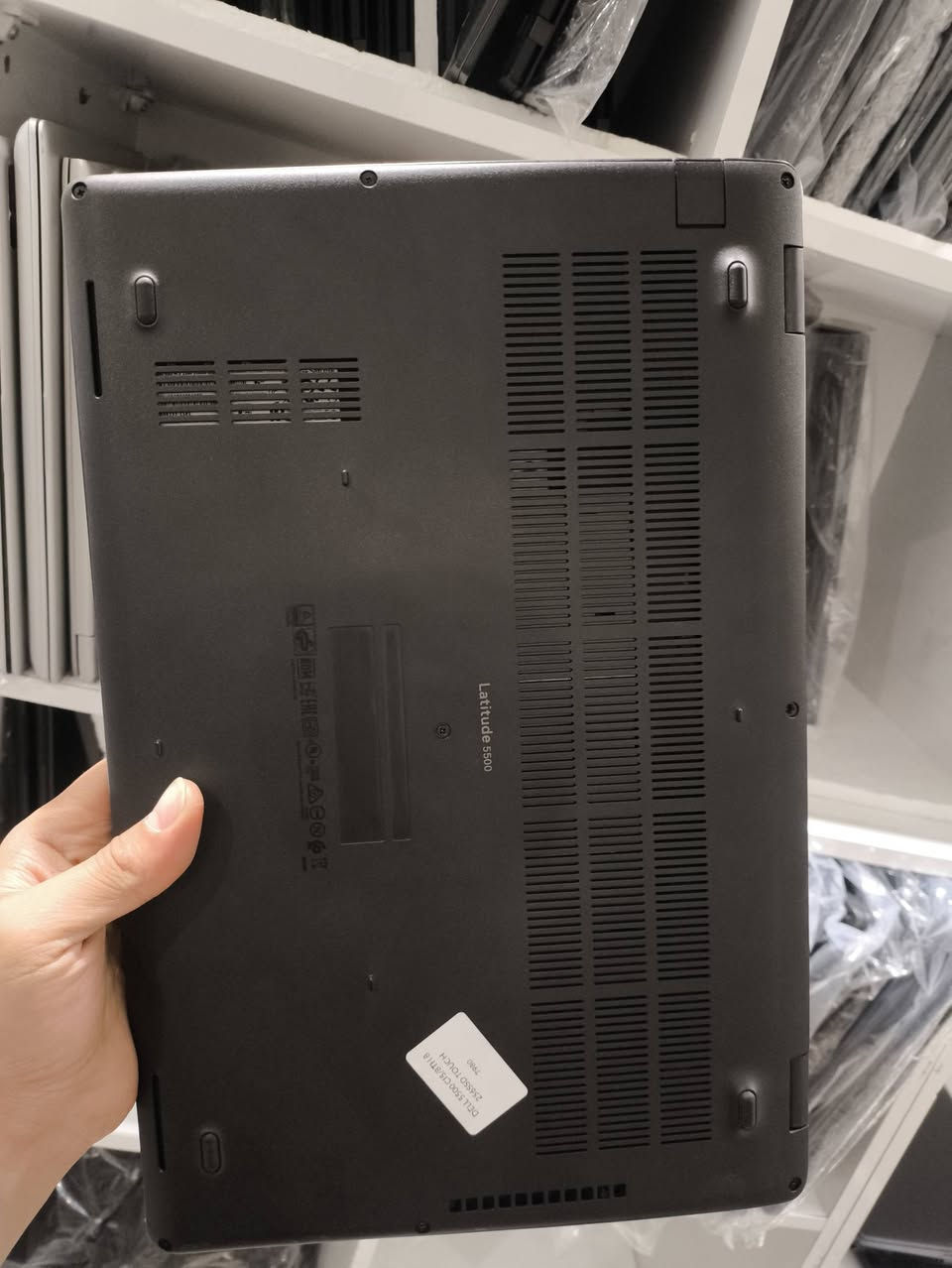 🔥 Dell Latitude 5500 🔥

💻 معالج Intel Core i7 
جيل 8 
⚡ RAM 16GB
🚀 SSD 512GB
🎮 كارت شاشة NVIDIA 2GB

✅ مناسب للدراسة، الدوام، البرامج الهندسية والتصميم
✅ أداء قوي وسريع
✅ نظافة ممتازة وجاهز للاستخدام

📍 متوفر لدى مكتب عالم التقنية
📞 ***********

📩 للحجز والاستفسار راسلنا خاص

الكمية محدودة والسعر خاص للمكتب 🔥
