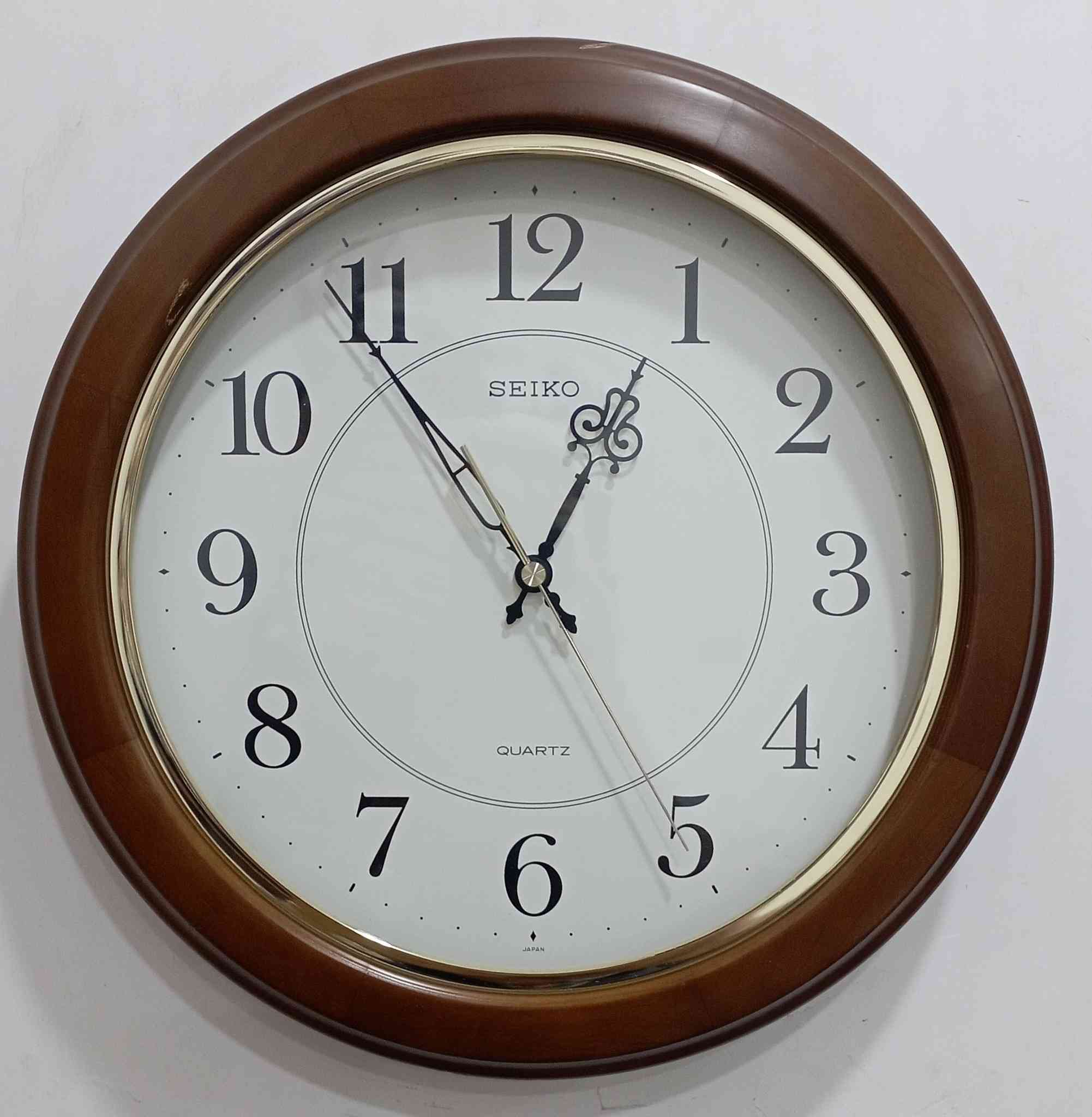 اناقة ساعات السايكو اليابانية.... خشب السنديان....قطر 32.... نظافة ممتازة.... تعمل بشكل ممتاز.....بلادية بالكامل
للاستفسار ***********
