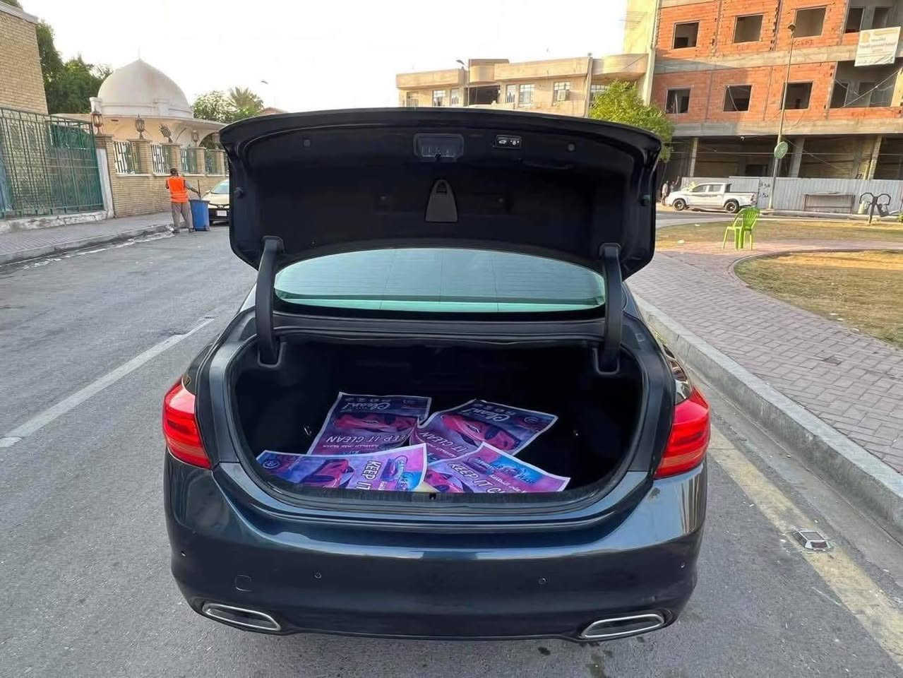 السلام عليكم
كيا كوريس2014خليجي فئة ثانيه
 رقم بغداد انكليزي  باسمي مداور ثاني يوم 
محرك 3800 V6
گير 8 نمر كوبرا
الجنطه شفط
بصمه اربع ابواب
ستيرن كهرباء متحرك
ذاكره خزن كشن السائق والستيرن
دبل جام 
لايتات لد  عدسه  ومتحرك 
مري شفط وتنزل عالبگ لرؤيه اوضح
مرايات تعتيم للاضاءة العاليه وهيتر  
حساسات امامي خلفي
فتحه سقف
كشنات جلد تدفئه وتبريد امامي خلفي
كشنات كهرباء امامي خلفي
شاشات عدد 3
تحكم ماوس امامي خلفي
الكشنات الخلفيه VIP 
تبريد 3 قطع
بردات عدد 3 بلاد
ايرباكات عدد 9
سماعات  بلادي  
نضام اوتو هولد
انضمه قياده عدد 4 عادي وايكو وسبورت وثلج
نضام مانع انزلاق ABS
نضام تراكشن كونترول 
مثبت سرعه ورادار تفاعلى
⭕السعر 155


**إذا كنت صاحب هذا الإعلان وتريد حذفه لأي سبب، رجاءا أرسل رسالة إلى الدعم الفني**