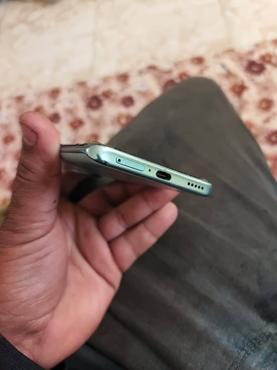هونو x9c 5g 
256
عشوائيه 12
الجهاز فقط بي طخات بالاطار موضحات بالصور
للمراوس فقط بايفون 11برو ماكس
او 13عادي
يفضل راس براس بدون فرق
عنواني بعقوبه


**إذا كنت صاحب هذا الإعلان وتريد حذفه لأي سبب، رجاءا أرسل رسالة إلى الدعم الفني**