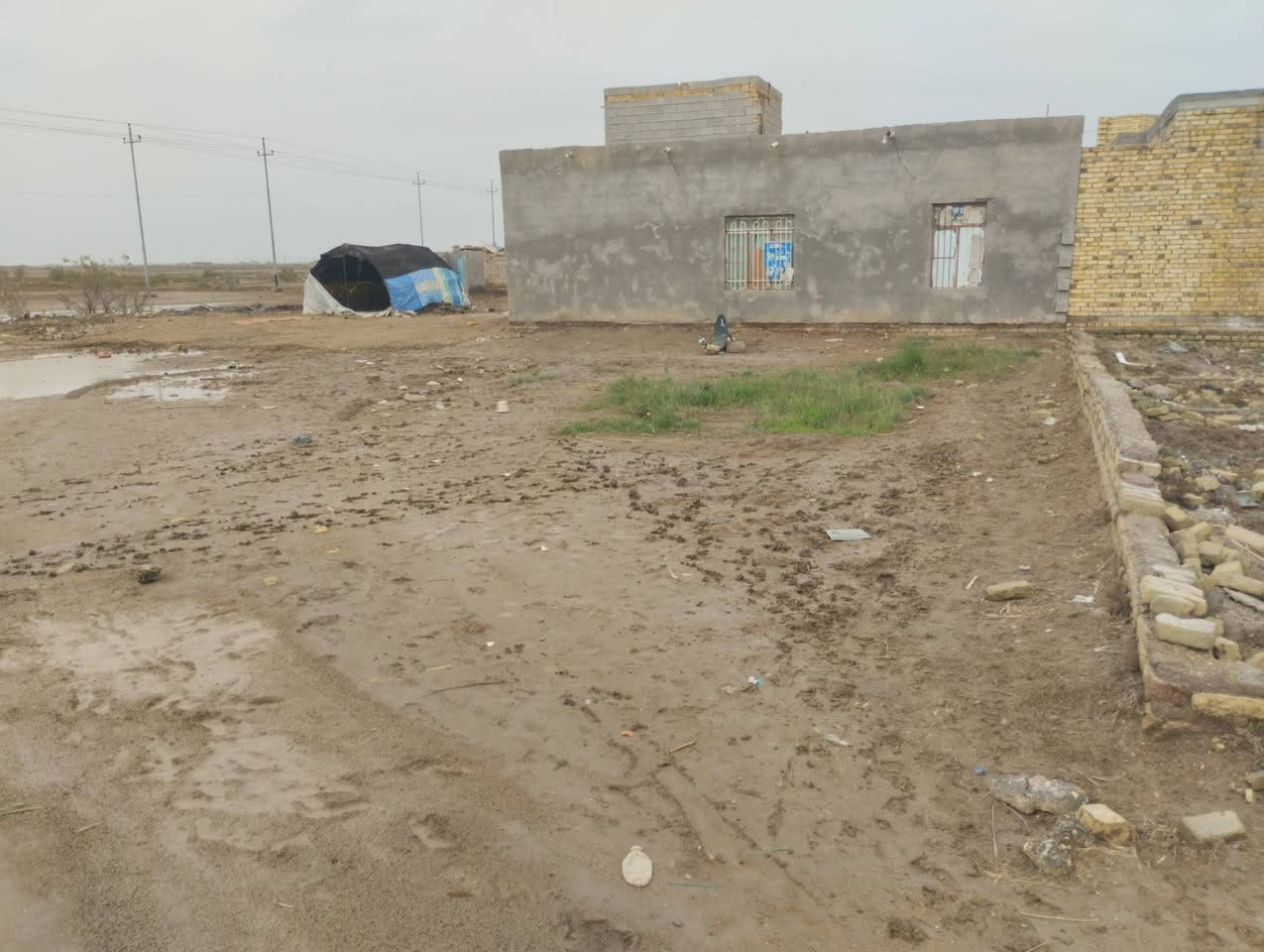 بسم الله الرحمن الرحيم 
قطعه زراعي للبيع 
صوب بني ركاب 
طريق المشايه 
بجوار بستان ال حيذور 
الخدمات موجوده 
كهرباء ومي وشارع 
المساحة 250
السعر 9
وبيها مجال 
للتواصل الاتصال على الارقام 
 الموجوده بالاعلان 
***********
***********
او مراسلة الصفحه 
#هادي_الحجيمي
