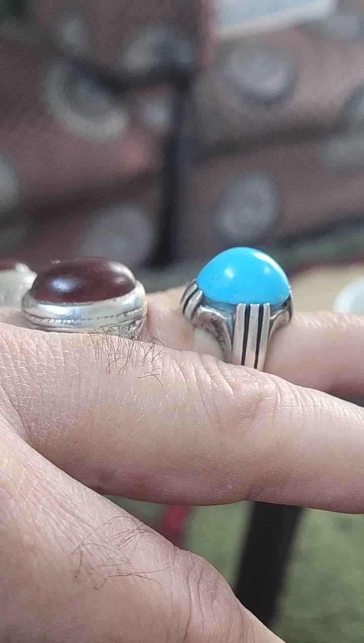 خاتم فيروز كرماني قبدار روعه ماشاءالله صياغه جميله جدا للبيع سعر خاتم ٧٥ الف يوجد توصيل كافه محافظات


**إذا كنت صاحب هذا الإعلان وتريد حذفه لأي سبب، رجاءا أرسل رسالة إلى الدعم الفني**