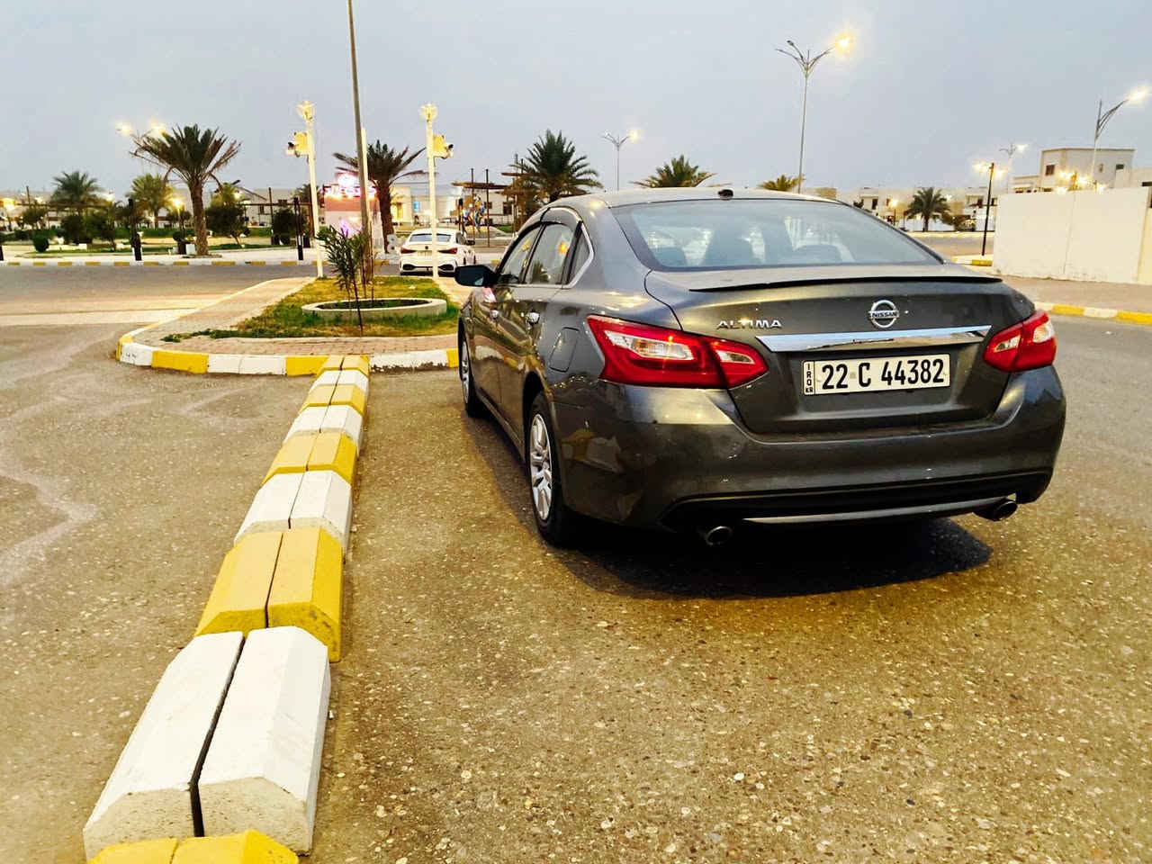 السلام عليكم بيع مستعجل بسعر ١١٧ نيسان التيما ٢٠١٦ رقم اربيل دولي بأسمنا سنويه هزه  لل٢٠٢٩شرط التحويل محرك  شاده جديد شرط صدر أمامي خلفي طخم تاير تبريد ثلج سياره جاهزه من الدعاميه للدعاميه ماشيه ١٠٠حقيقي استخدام شخصي فول مواصفات عدا الفتحه
السعر ١١٧ورقه اعتذر جداً عن الاقساط والوعده 
ملاحظه/السياره مكفوله كفاله عامه فقط خشم البنيد مرشوش البنيد كلير شرط بدون دواخل سونار مرفق 
مكان السياره تكريت 
***********
***********     ‏
***********
