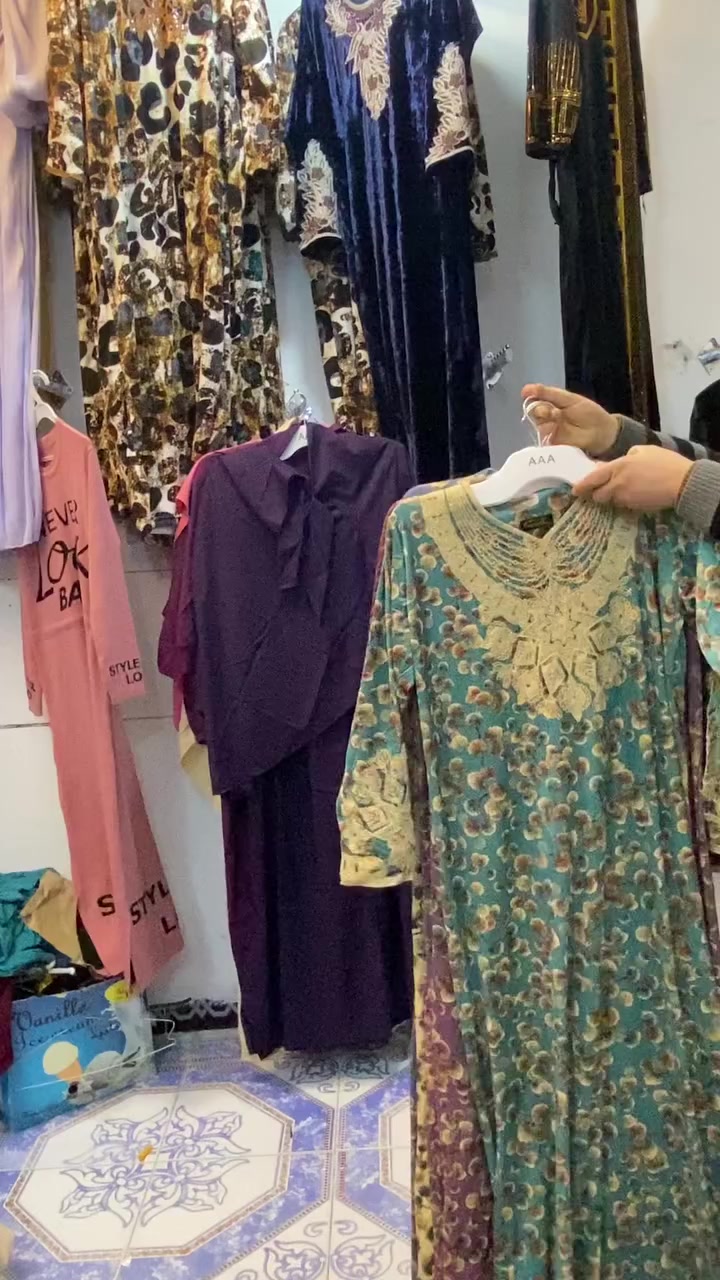 ‏تنزيلات دشداشة نسائية سعر القطعة 5000 ‏موجود قياسات 
￼ عنوان محل شارع حلوة خدمة توصيل 1000 دينار 

￼ رقم هاتف *********** WhatsApp موجود ￼
