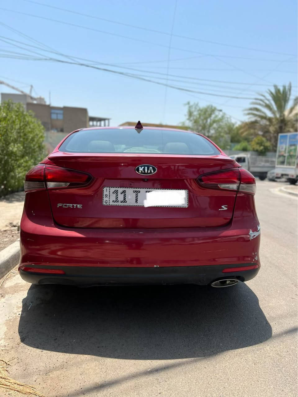 السلام عليكم 
للبيع فقط
كيا فورتي ٢٠١٧ S فول موصفات ماشية ٨٦ ميل وارد امريكي ضررها دعامية خلفية كما موضح بصور الحادث  بدون دواخل وبيها جوه الرقم الخلفي صبغ 
محرك ٢٠٠٠ دوش  كير  محرك تبريد  خير من الله 
رقم بغداد باسمي 
السعر المطلوب ١٢٣   وبيها مجال الجاد بالشراء يخابرني ويدلل مكاني بغداد/الدورة/المهدية الثانية 
***********  
 ابو علي . بغداد, العراق
