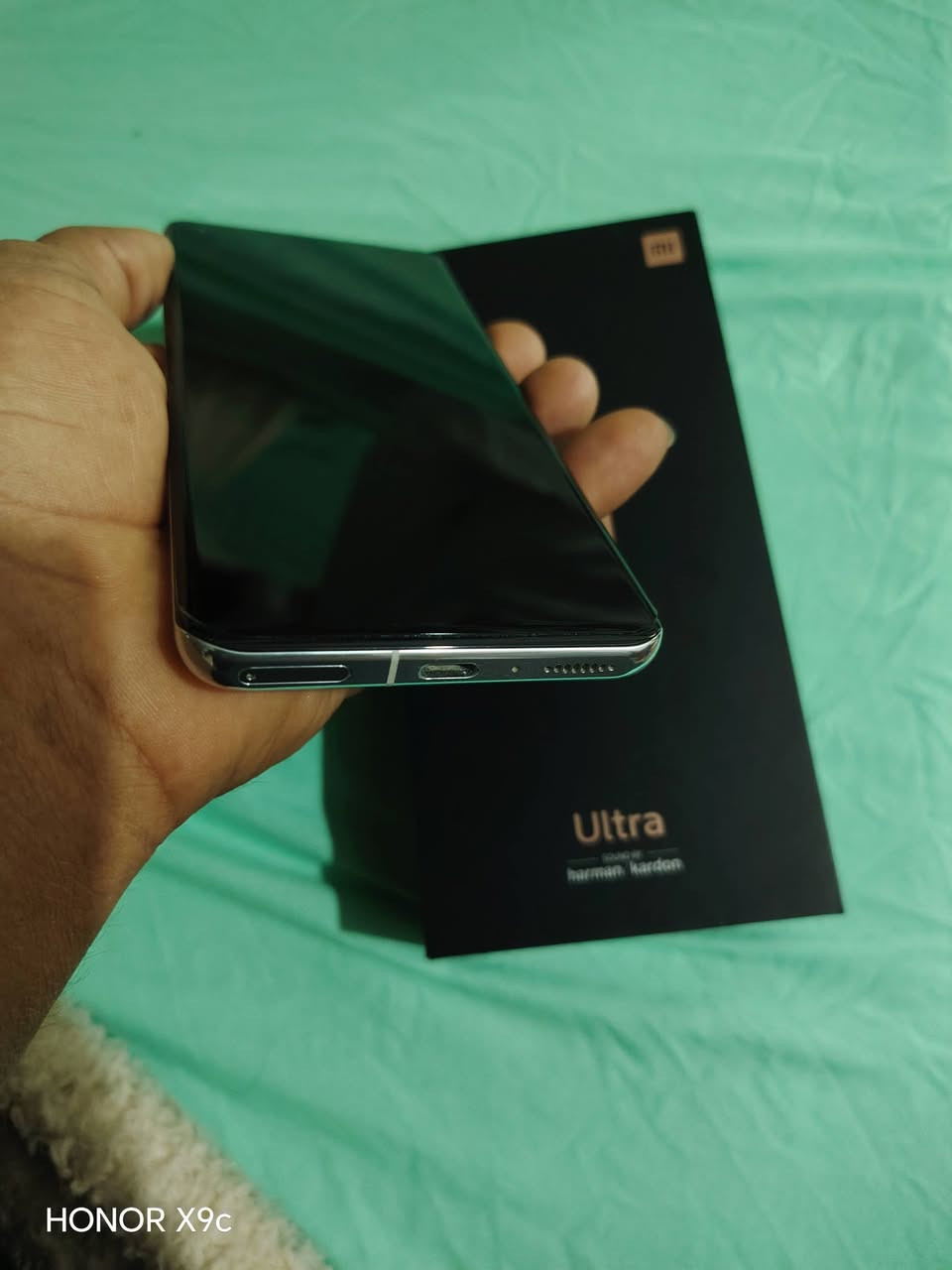 Mi
11الترا غني عن التعريف ذاكره ٥١٢ النسخه العالميه بعده بالجيس شاحنه ١٢٠ واط كارتونته وياه شرط حتئ الكفر الشفاف يجي وياه بعده بالجيس مالته مكاني بابل ناحيه النيل  السعر ٤٠٠ وبيه مجال قليل
الشراي يتصل وبخدمته ***********
