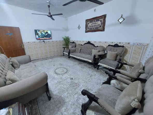 دار اللبيع الجديده شارع الملعب من جهت صالح ابو ستائر اول دربونه مساحه ١٠٣ متر سعر ٧٣ بي مجال بسيط متواجد على فيس ***********
