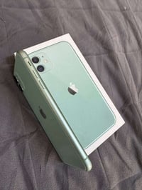 ايفون ١١ عادي ذاكرة ١٢٨ كيكا كامل الملحقات مامفتوح ولا مصلح  ابد ..بي ...