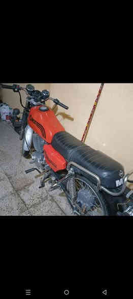 سلام عليكم 
دراجه MZ صناعه الماني 🇩🇪
موديل 1984
الدراجه مكينتها تخبل صافيه ما بيها اي نقص 
كهربائيات كلها شغاله اشاير + لايتات كله شغال 
مكان الدراجه بغداد الكرخ 
 الدراجه مرقمه بغداد راعيها خارج العراق و اخو موجود بغداد 
اكفلك من سرقه و من اي امور قانونيه 
السعر 1750 مليون و سبعميه وخمسين 
بيها مجال بسيط 
***********
