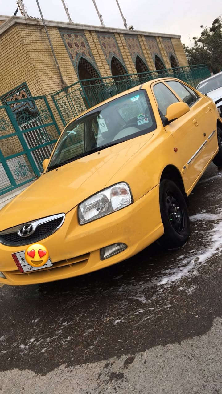 السلام عليكم 
فيرنا 14 بلاديه ممعيوده بيها طخه بسيطه مال دراجه يم قبغ البانزين وبارد بالباب السايق السياره كلش حلوه واحلى من الصور مكينة وكير مكفولات تخم تاير وباتري جديد وسلف مال كوري قبل يومين شديته   شاشه تدعم الاندرويد والكار بلي سنويه ساقطه السعر 80 وبيها مجال للشراي *********** 
المكان بغداد الاعظمية
