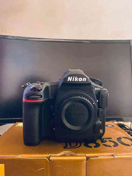 متاح نيكونd850 الاحترافيه للبيع اصور بس بشاشه صور وفيديو انتبه على كلامي
الفيوفوندر مال العين بيها تهريب فوكس  بل منضار فلو بل وجه بس بلايف شاشه صور طبيعي صور وفيديو وبسعر مناسب توصيل موجود مكاني بغداد ***********
