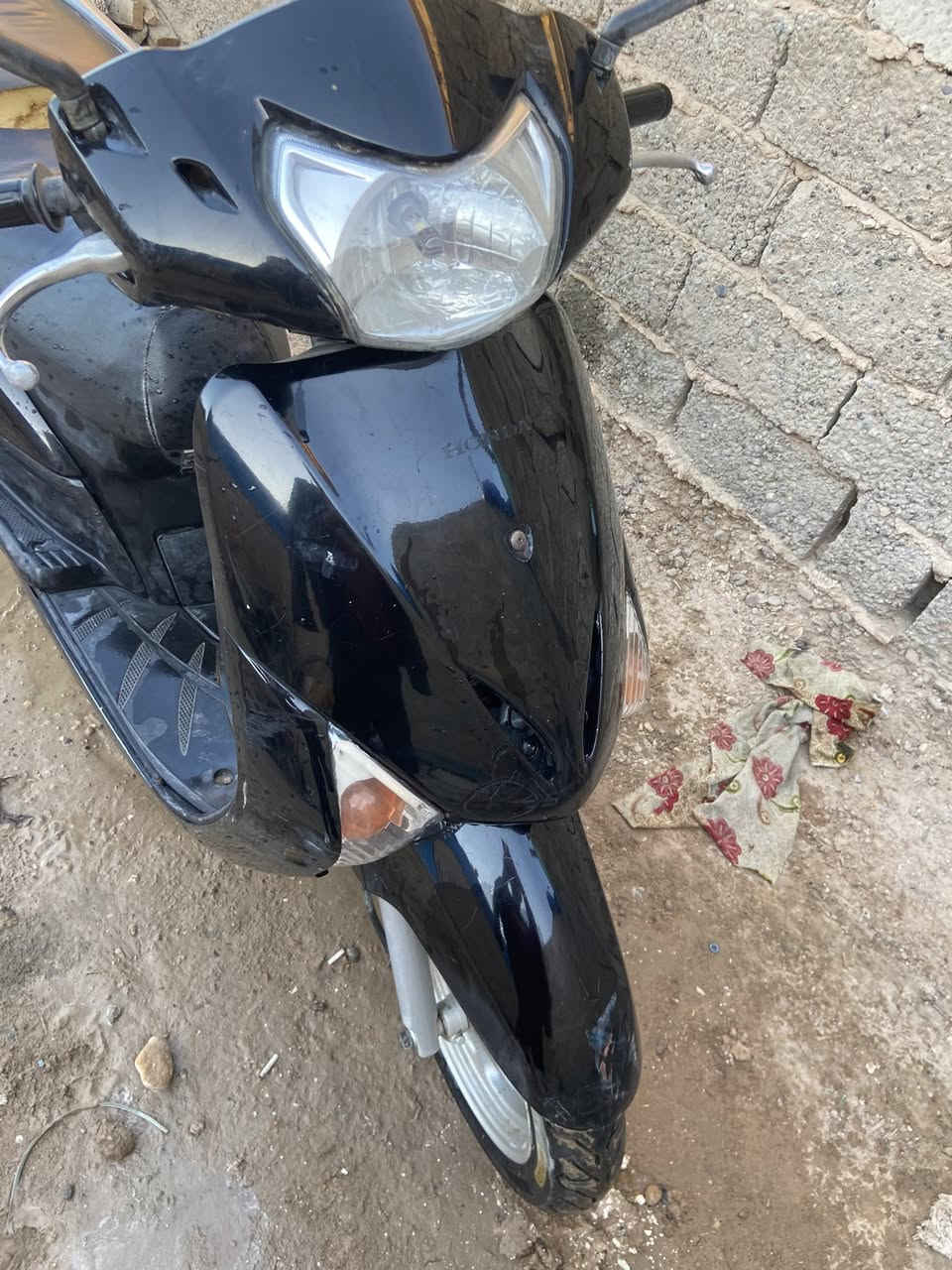 السلام عليكم 
ليدي حديث للبيع شغال مابي اي شي عايزه تاير خلفي وبوربرنات اكسل 
للاستفسار خاص او ***********
