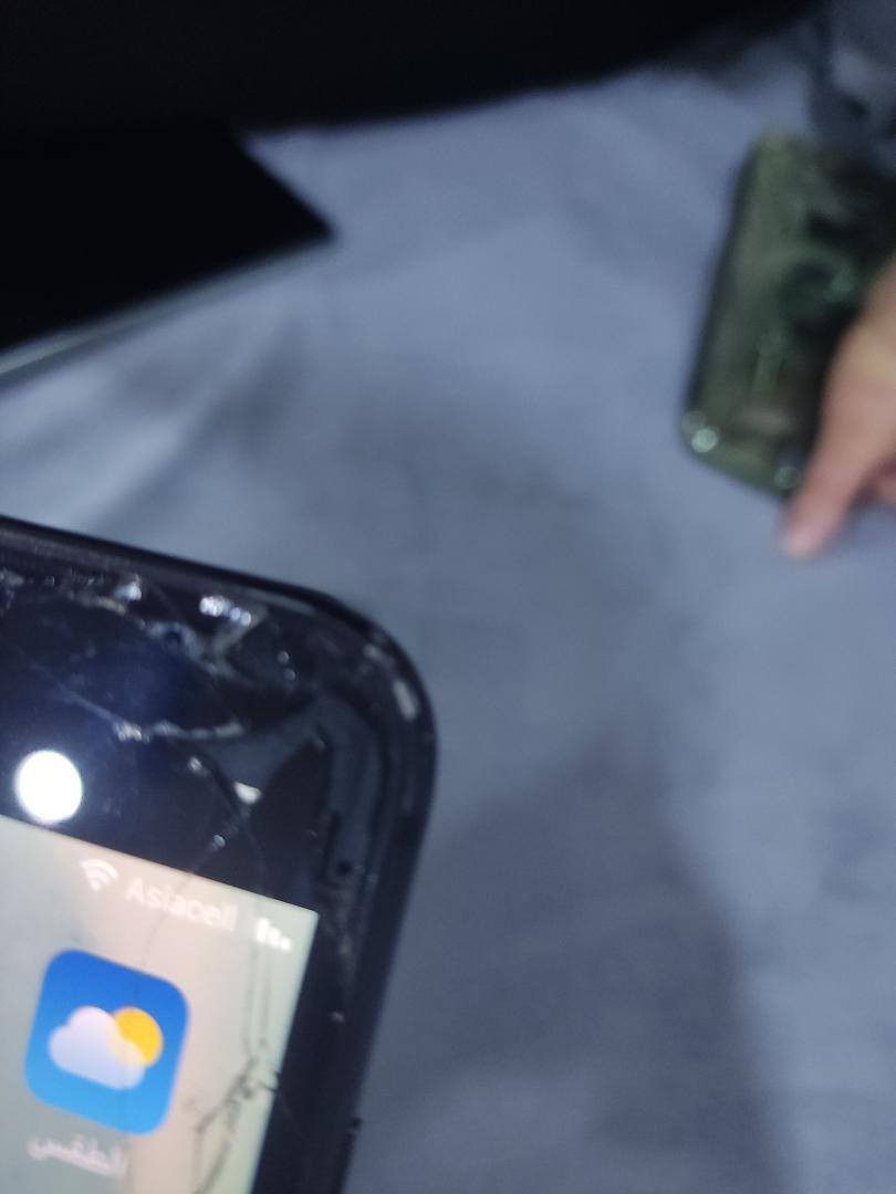 ايفون 7بلاس للبيع مبدل بطاريه فقط وشاشه بلادي وبيها ضربه فقط من الصفحه
والجهاز مابي اي عيب كله شغال بصمه وكاميرات واتصال 
السعر 70 وبي مجال للاستفسار على الرقم ***********
