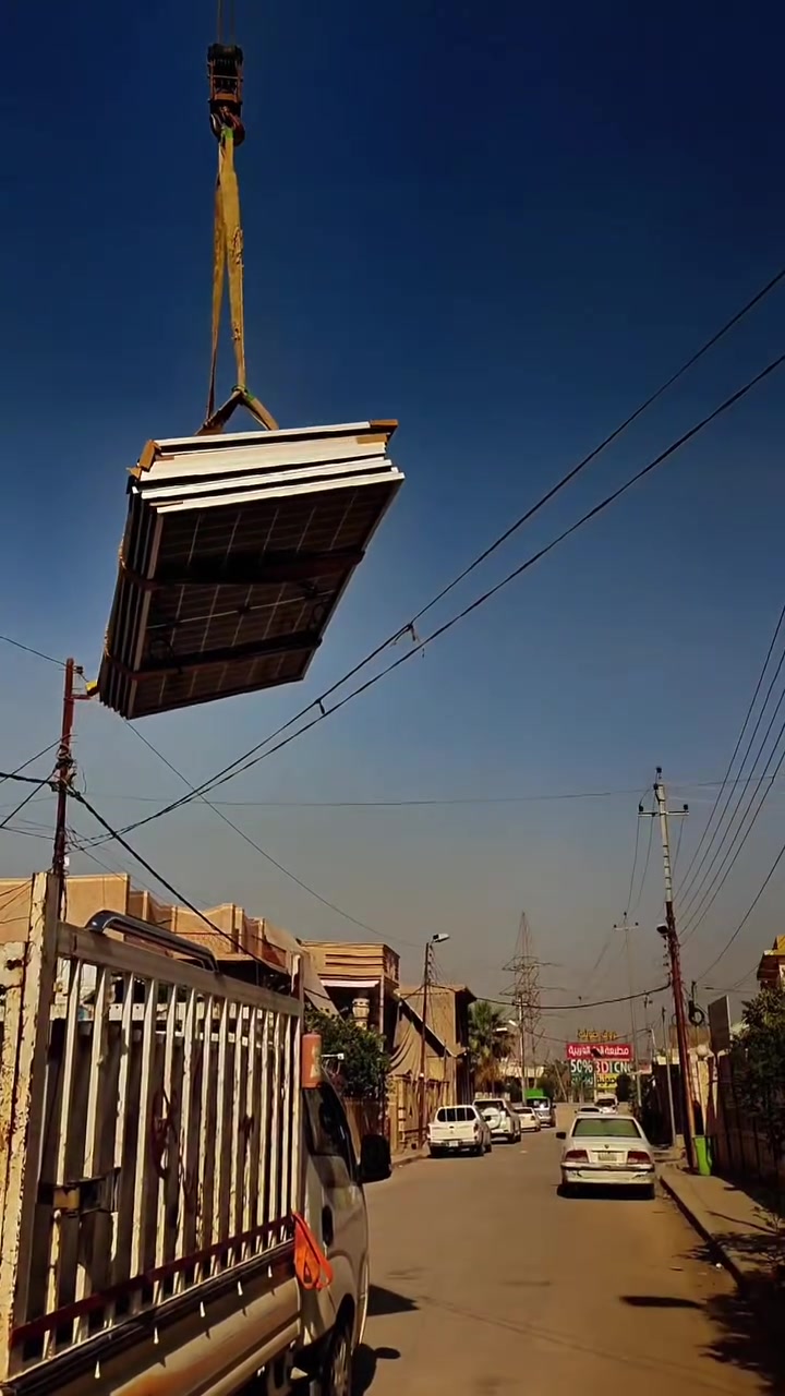 ☀️ منظومة طاقة متكاملة... وداعاً لهموم الكهرباء! ☀️
استمتع باستقرار تام للطاقة في منزلك مع هذه المنظومة العصرية والعملية الموضحة في الصورة والمصممة خصيصاً لتلبي احتياجاتك وتوفر لك الراحة على مدار الساعة بتنصيب داخلي أنيق.
أداء المنظومة:
النهار: توفر لك تشغيل بقوة 20 أمبير، لتغطية استهلاكك براحة تامة خلال فترات سطوع الشمس.
الليل: توفر لك تشغيل بقوة 15 أمبير، لضمان استمرار عمل أجهزتك الأساسية طوال الليل بالاعتماد على خزن البطارية.
مكونات المنظومة الأساسية:
الإنفرتر (العاكسة): جهاز من شركة Deye العالمية الغنية عن التعريف، أداء عالي واستقرار مضمون في إدارة الأحمال.
البطارية: بطارية ليثيوم متطورة من نوع EXtronic (LiFePO4) بسعة خزن عملاقة تبلغ 16kW (314Ah)، تضمن لك تفريغاً آمناً وعمراً افتراضياً طويلاً.
الحماية والسيطرة: بورد حماية وتوزيع متكامل يضمن سلامة أجهزتك والمنظومة بالكامل.
استثمر في راحتك وتخلص من مشاكل المولدات والتطفية! ⚡🔋
للتفاصيل والأسعار، راسلنا على ( *********** )
#طاقة_شمسية #منظومات_طاقة #كهرباء #طاقة_بديلة #طاقة_متجددةطاقة_شمسية منظومات_طاقة كهرباء طاقة_بديلة طاقة_متجددة طاقة_نظيفة انفرتر بطاريات_ليثيوم عاكسة وداعا_للمولدات_العراق
