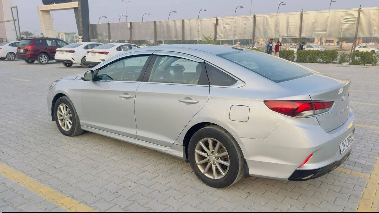 شاشه كامر حساسات سياره جديد حيل  جاهزه مجهزه محرك كير تدفئه  حداديه جاهزه مجهزه سوناته سلفر مديل ٢٠  غاز بلاد  ***********
