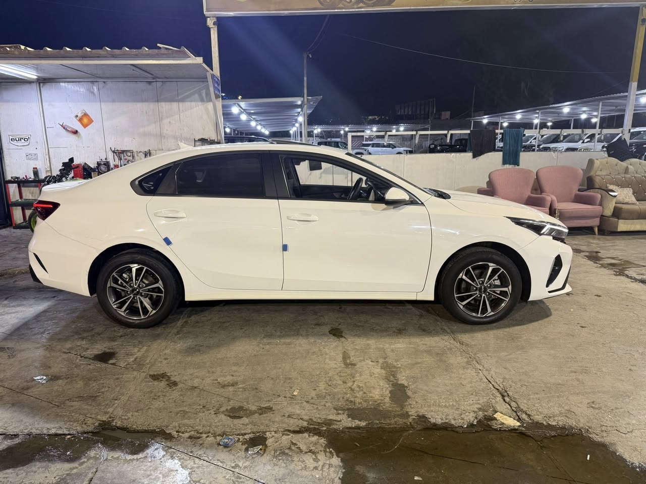 السلام عليكم
سيراتو K3 2024 

فتحه سقف 

اوتو هولد 

درايف مود 

تحكم ستيرن جهتين 

مثبت سرعه 

شباك بيانو

كشنات جلد 

بصمه عدد 2 

لايت LED 

بك لايت لد 

مكاني الكاضميه 

***********
