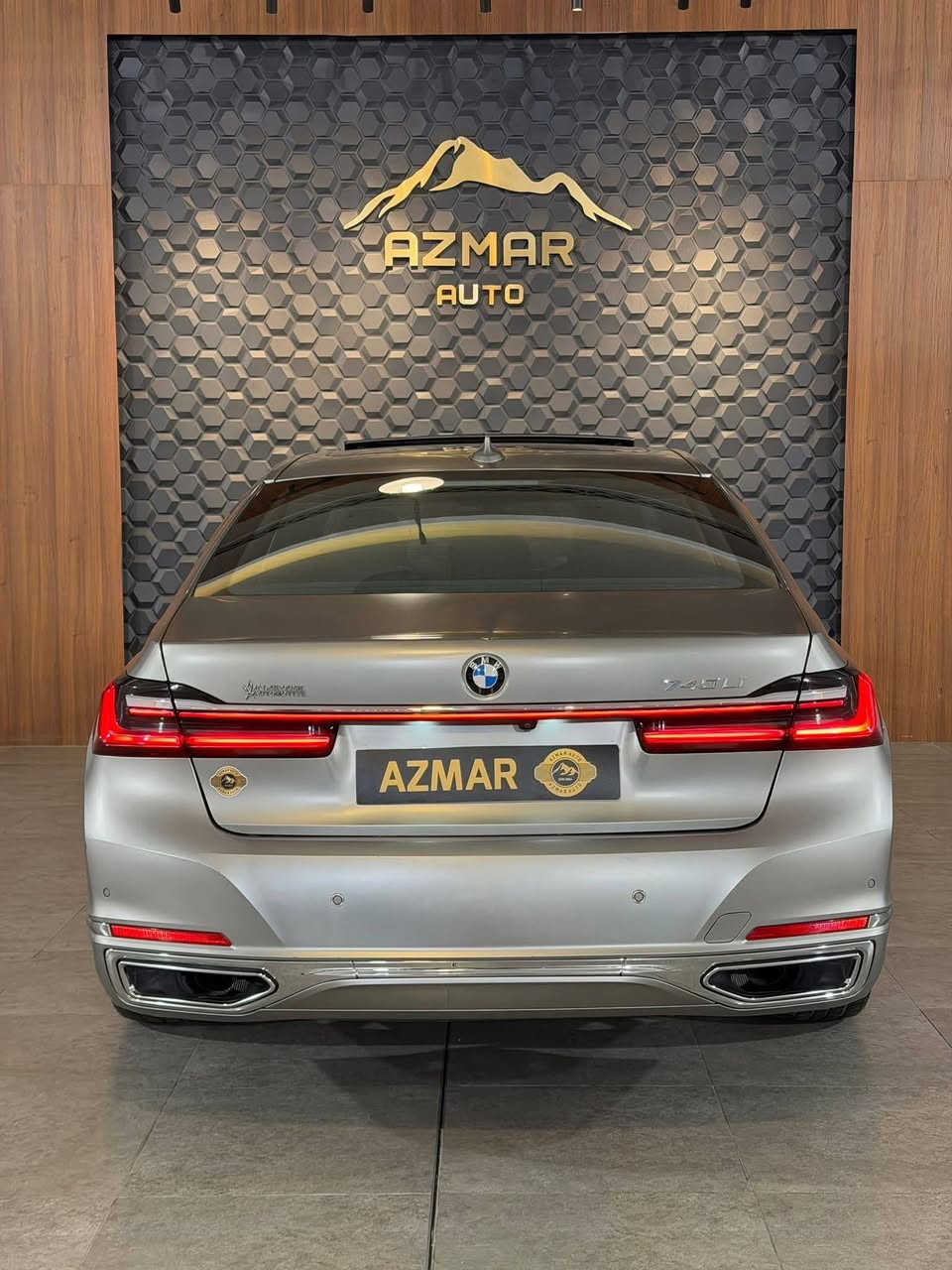 ‏740Li ( individual ) طلب خاص لون مميز مات بلادي🔥🔥

موديل : 2021

السيارة بلادي لوها طافي و طلب خاص
 خليجي وكالة العروش 

مواصفات السيارة فول الفول و طلب خاص
بنوراما سكف sky lounge

كشنات اندفجوال و لون مشمشي

شاشات خلفية و ايباد بيها تتحكم السيارة

جكات تصعد و تنزل

عطر بالدشبول ويا التبريد  

قيادة ذاتية و رادارات و حساسات و اوتو ستوب و اوتو هولد و اوتو ستارت 
بعد هواي مواصفات بيها متنذكر

السيارة مكفول من الصبغ✅

المحرك مو لازم اسولف بيها لان السيارة اخت الزيرو 🔥

للاستفسار : ***********

العنوان : السليمانية المعارض الجديدة شركة ازمر اوتو معرض رقم ٣٤
