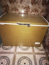 مجمده قدام 14 جديده مستعمله شي قليل السعر ب 300 بيها مجال مكلف النشر 0...