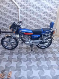 دراجة للبيع  موديل 2024 سيفان ٥كير سلف مكفوله من كلشي مستخدمه قليل ٠٧٨...