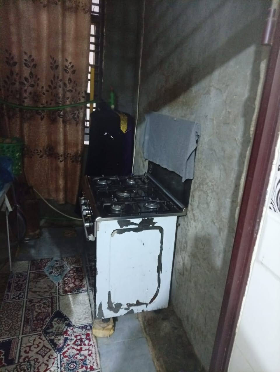 بيت مساحة 100م مربع  ركن عل شارعين طابو زراعي سند 25 يتكون من استقبال وهول وغرفة ومطبخ حار وبارد ومجمع صحيات داخلي وخارجي
موقع حي المصطفى 
للاستفسار اتصل *********** 
مامتواجد فيس
