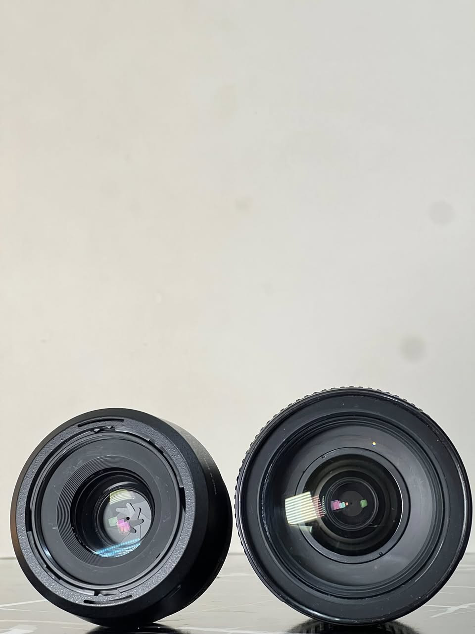 للبيع عدستين نيكون
او المرواسة على عدسة sigma 50 f 1.4 art لسوني
العدسة الاولى 24.120 نانو كريستال فول فريم 
العدسة الثانية 35mm كروب فريم 
في حالة جيدة جدا


**إذا كنت صاحب هذا الإعلان وتريد حذفه لأي سبب، رجاءا أرسل رسالة إلى الدعم الفني**