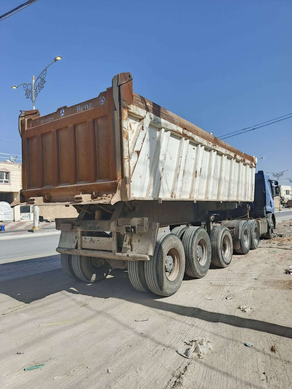 رينو 97 بم ونوزل مجموعه  جيف راس وعربانه 3دناكير 27 متر  او بس 
 اراس تنباع  جاهزه ب 260 وبيه مجال 

***********
