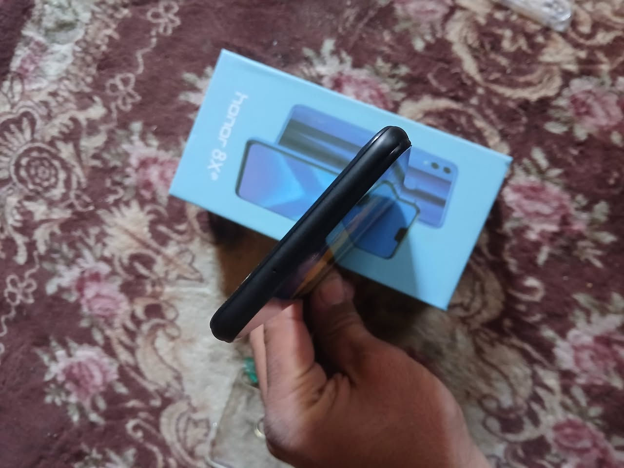 هونر x8 جديد بي فطر بشاشة خفيف ما مثر عل جهاز لمسة حلو ومابي شي السعر 70وبي مجال مكاني بغداد جسر ديالى ***********
