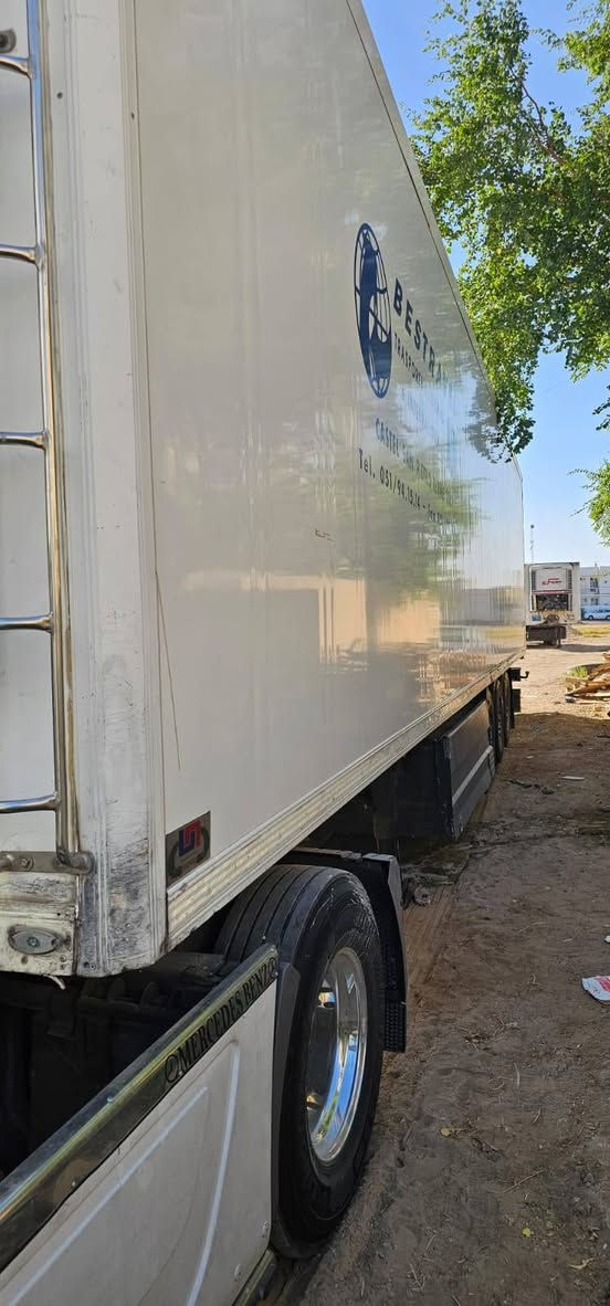 السلام عليكم براد للبيع ايطالي سور
منفيس البراد جديد ممشتغل بل عراق جهاز رباط 400
سمك 5 ارتفاع 65 تخم تاير ستوني شادهن تخم دسك شاصي كامل صندوك عبار 
جاهز للعمل السعر 155$ ***********
