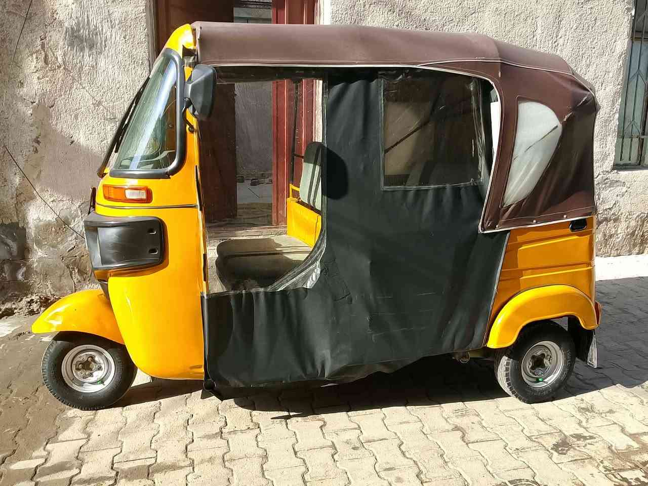 السلام وعليكم ورحمة الله وبركاتة تكتك لبيع  موديل 2021 ♕ شهر 11 تكتك مكينه مفتوحه بيها دخات قليله ومعمره السعر 7 و 300 وبيعه مجال التصال ع رقم ***********
