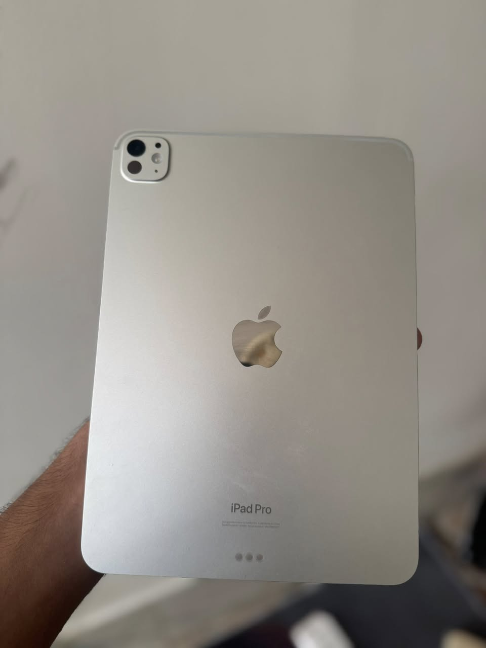 ايباد 11برو معالج M4 بطارية 100 ذاكر 256استخدام كلش قليل  سعر كلش مناسب ***********
