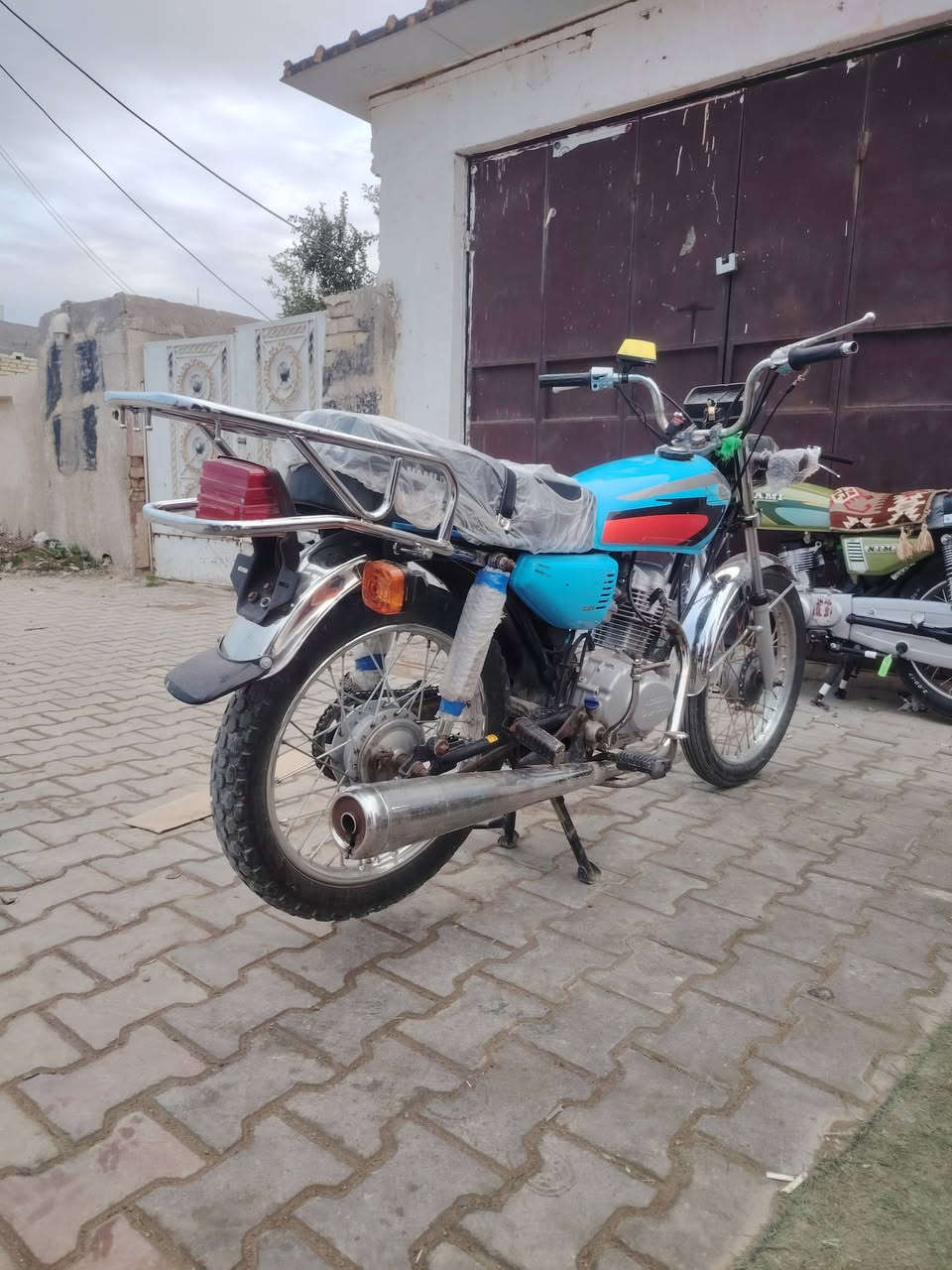 السلام عليكم دراجه ارشه شاصي 2015تعمر 21السعر 500 للاستفسار ***********
