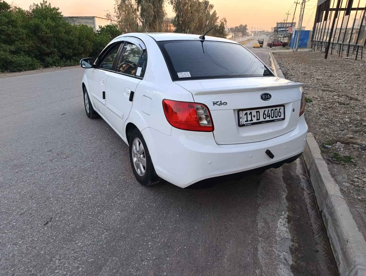 كيا ريو 2011
محرك 14 
رقم بغداد 
مبيها ضرر كلين 
مشروع وطني 
السعر اتصل علي الرقم 
***********
مكان الموصل
