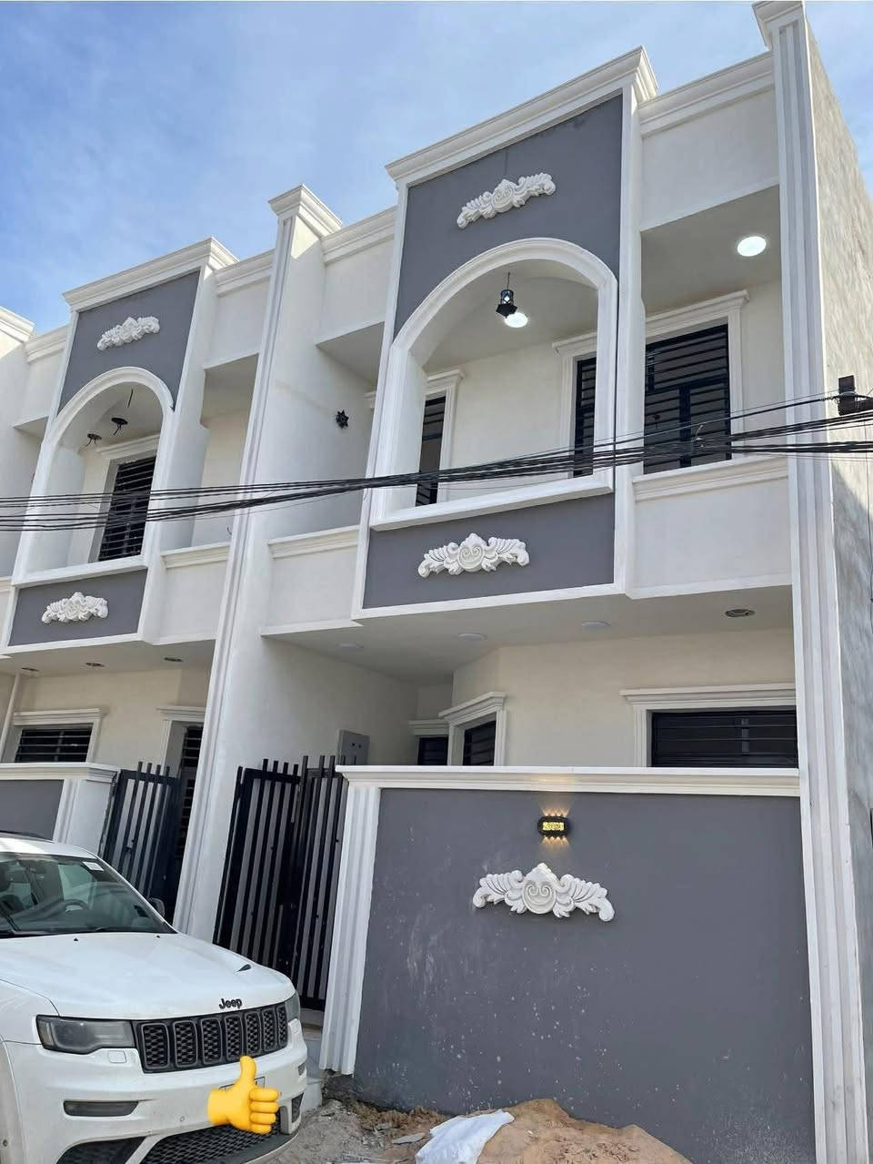 السلام عليكم دور مساحه ٥٠متر للبيع يحتوي ع 
موقع البيوت ركن ع شارعين 
غرفتين نوم وصاله ومطبخ وحولي وخدمات صحيه 

يسلم الدار جاهز خالي من النقص شغل مرتب

الدار طابقين تستلم مفتاح قيد الانشاء 
بسعر مناسب٥٣مليون وقابل للتفاؤض 
صنف الكاع طابو زراعي سند ٢٥ ضمان حق المشتري
وكاله او اقرار محمكه +مكاتبه من صاحب السند 
الموقع بغداد جانب الكرخ في منطقة الدوانم قرب الشرطه الخامسه للاستفسار ***********
