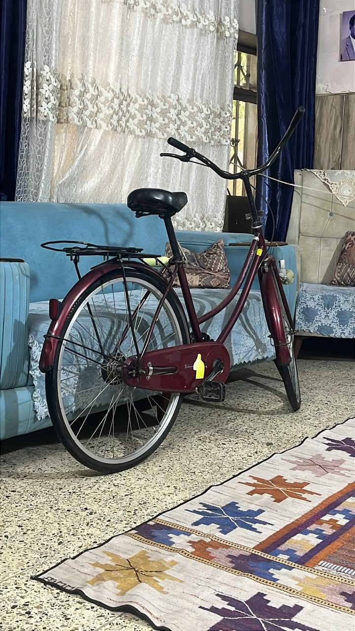 السلام عليكم بايسكل ياباني اصلي حجم 26 جديد يخبل خفيف لون ماروني مرتب البايسكل
الموقع 📍 بغداد الشعب 

السعـر : 80 

*********** متوفر واتساب وشريحه
