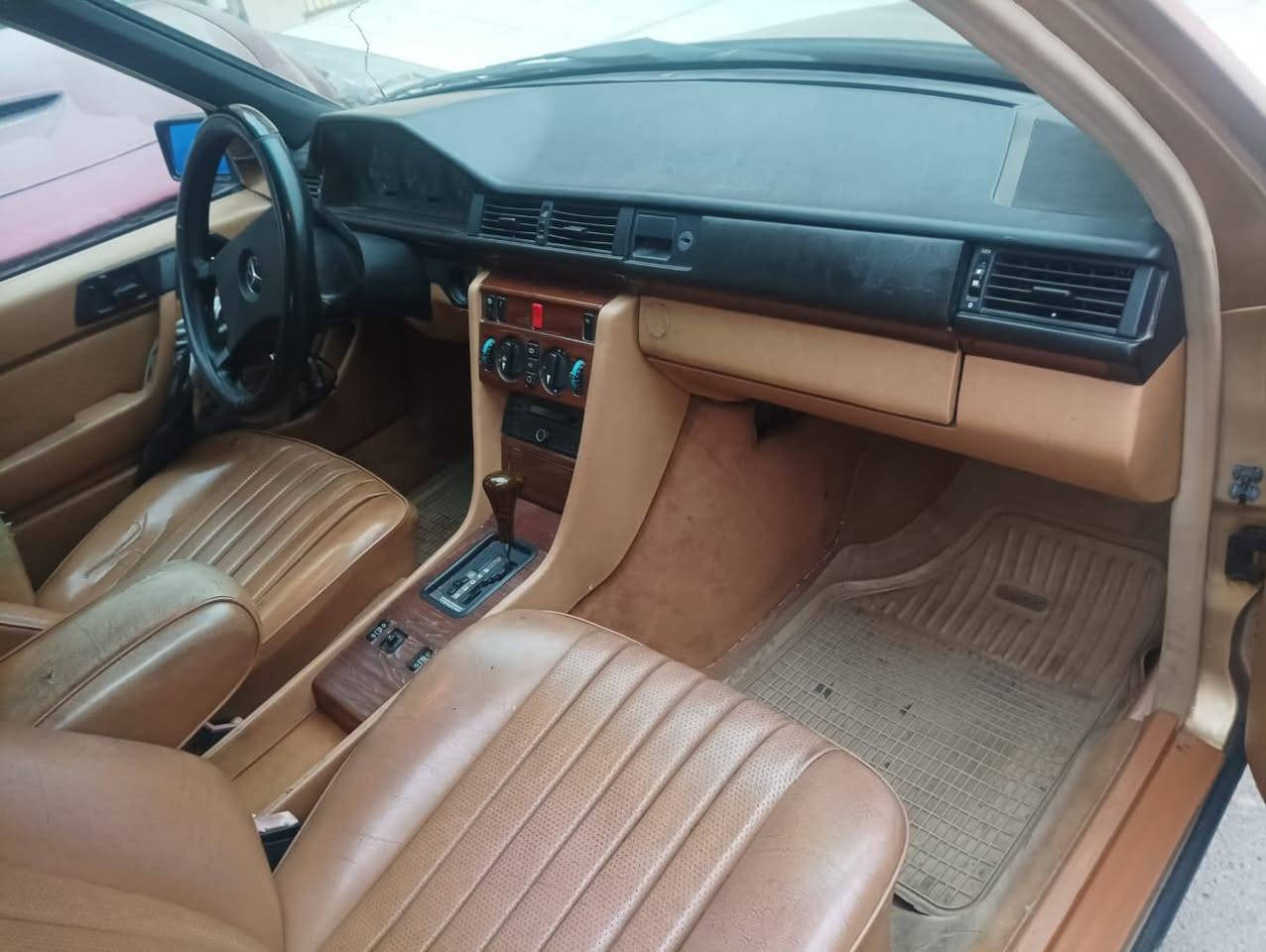 مارسيدس بنز موديل 88 مكفوله محرك وكير وهيكل بلادي السعر 75 ورقه جميع الاجزاء شغاله.جام كهرباء تجوه كهرباء كراسي كهرباء صبغ بلاد حجم 300 دب
تلفون ***********....*********** بغداد, العراق
