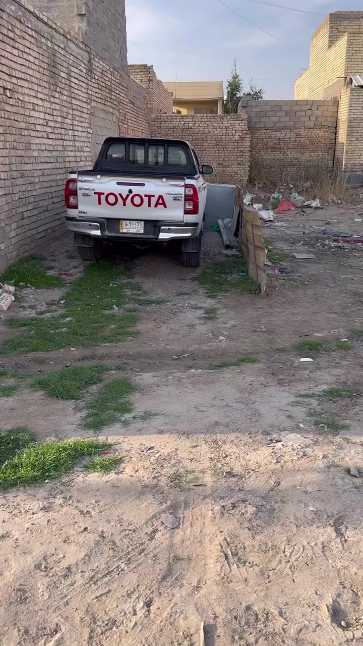 سلام عليكم قطعه للبيع منطقه الضباط مساحه 100 م    رقم صاحب قطع***********
