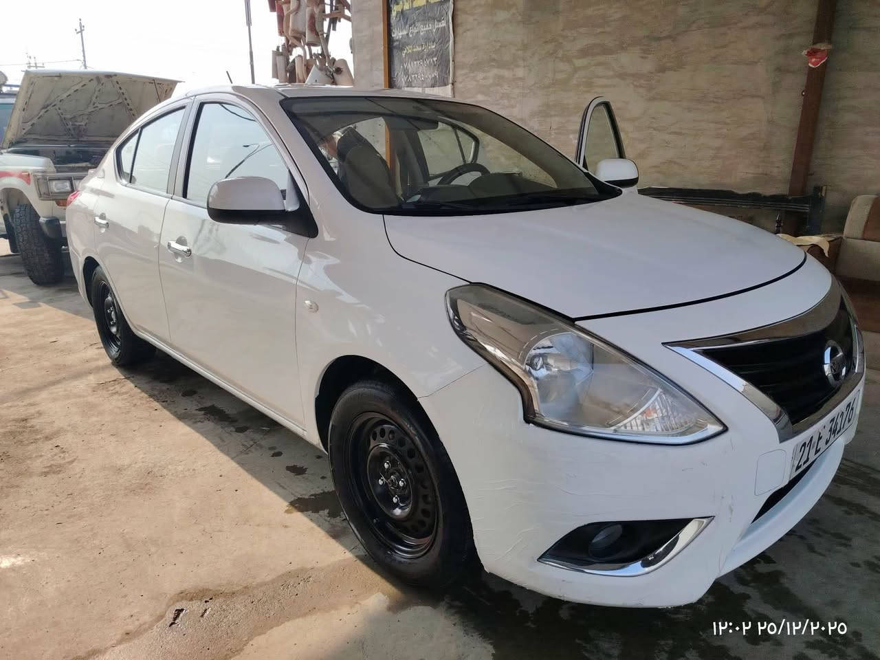 🚗 نيسان صني 2021 — ممشى قليل / نظيفة جدًا
موديل: 2021
الممشى: 40,000 كم فقط
الاستخدام: شخصي، لا تاكسي ولا شركة
المواصفات الإضافية:
شاشة داخلية حديثة
كاميرا خلفية + حساس خلفي
تحكم ستيرن
تكييف ممتاز (تدفئة وتبريد)
بطارية جديدة
تخم تاير + سبير شركة ما مستعمل
الحالة العامة:
السيارة نظيفة فحص بالكامل
لا حوادث، الكشر نظيف كما موضح في الصور
خدوش قليلة وبسيطة جدًا (غير مؤثرة على المظهر العام)
ملاحظة للشفافية: كان هناك لاصق حماية أسفل الباب، وعند إزالته حصل تقشّر بسيط في الصبغ أسفل الباب (بدون صدأ أو ضرر)، منطقة غير ظاهرة بشكل مباشر ويمكن معالجتها موضعيًا بسهولة

السعر ١١٨ وبيها مجال. المكان ديالى
***********
