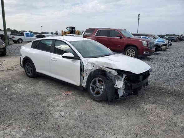 بإمكان إدخال السياره بكتاب شهداء
*كيــــا(K4)(LX)موديــ2025ـل*
*السعر118مصلح واصل للميناء*
 واصل (مصلح) بدون كمرك 
سيارة حاليا في دبي 
(مكتب الماجد الأستيراد السيارات الوارد الأمريكي والكندي) 
(العنوان ، البصرة ، سفوان،  )
ولدينا وكلاء جميع محافظات العراق
 اتصال او واتساب :
( حسام الماجد) 
***********
‏***********
